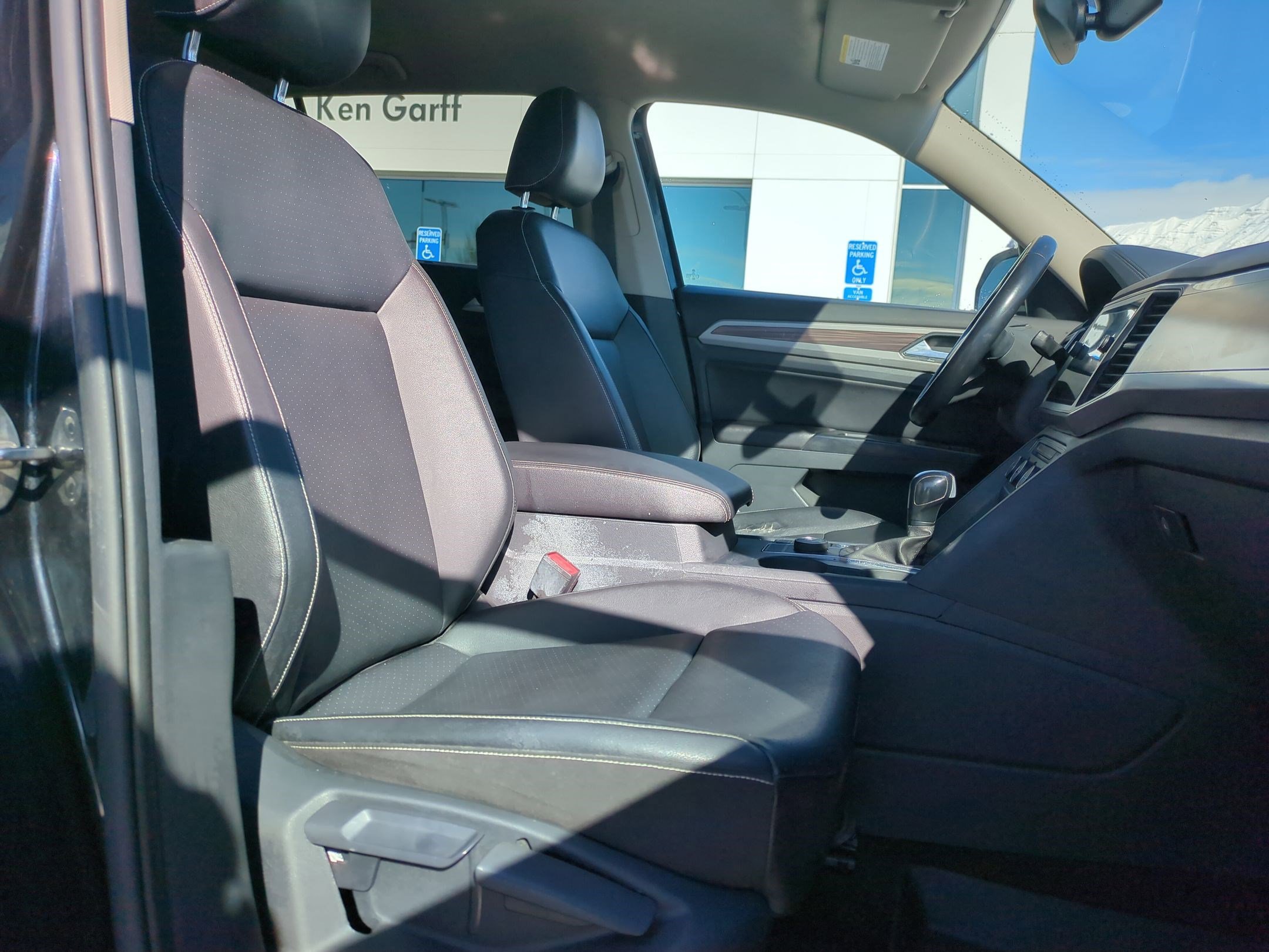 Used 2021 Volkswagen Atlas SE image 32