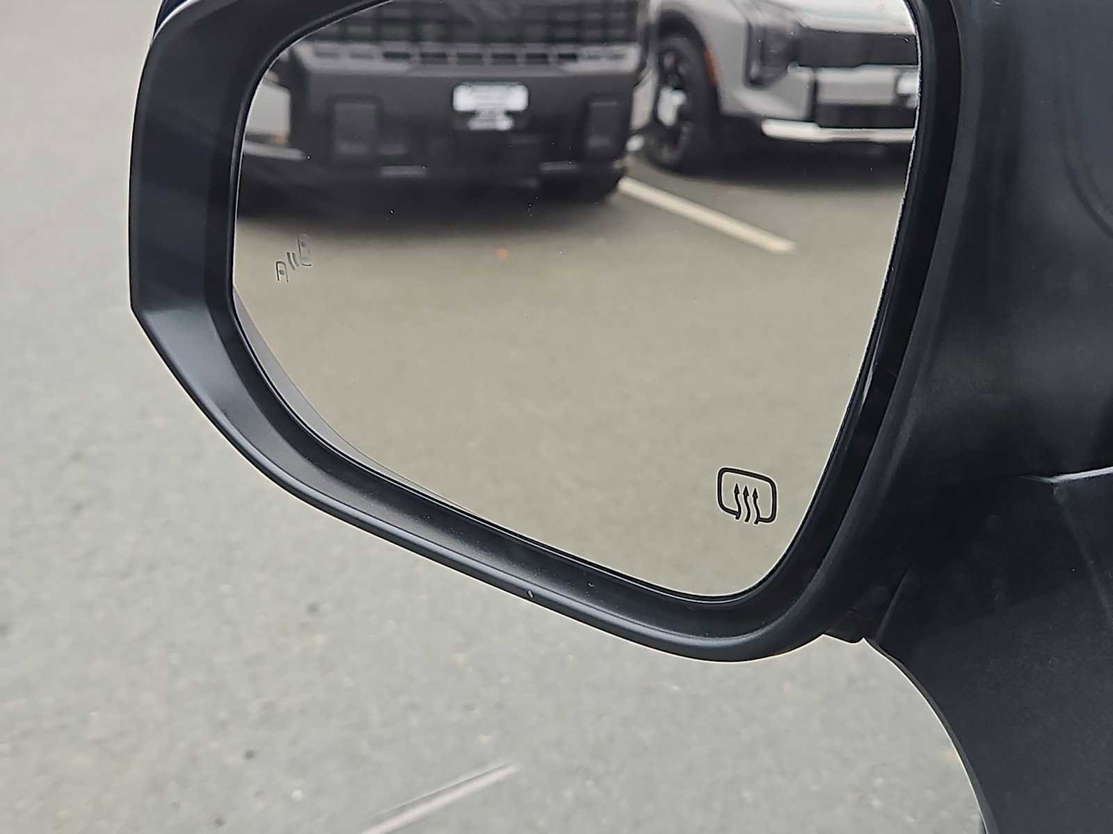 Used 2022 Toyota Highlander XLE AWD/4WD image 22