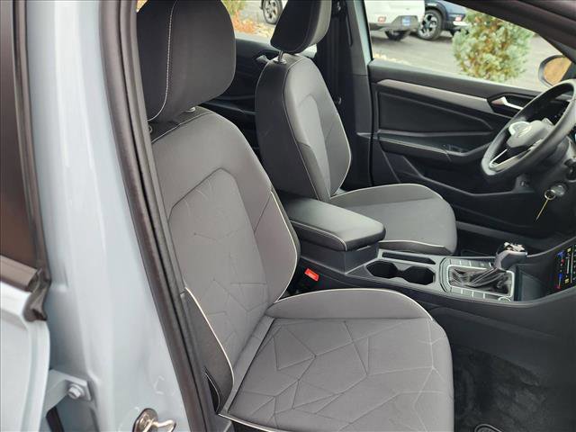 Certified 2025 Volkswagen Jetta Sport image 13