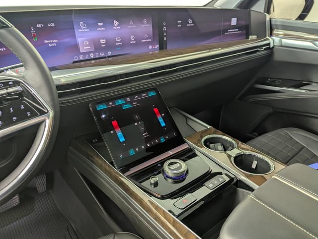 Used 2025 Cadillac Escalade Sport Platinum image 19