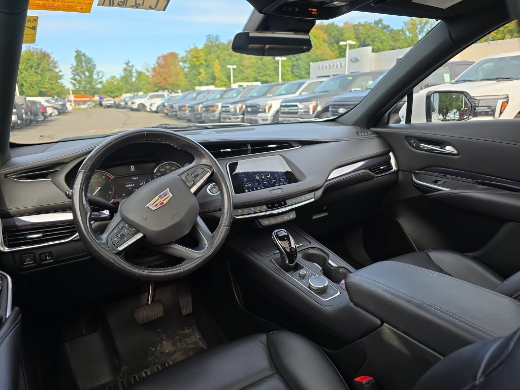 Used 2021 Cadillac XT4 Luxury w/ Cold Weather Package AWD/4WD image 20