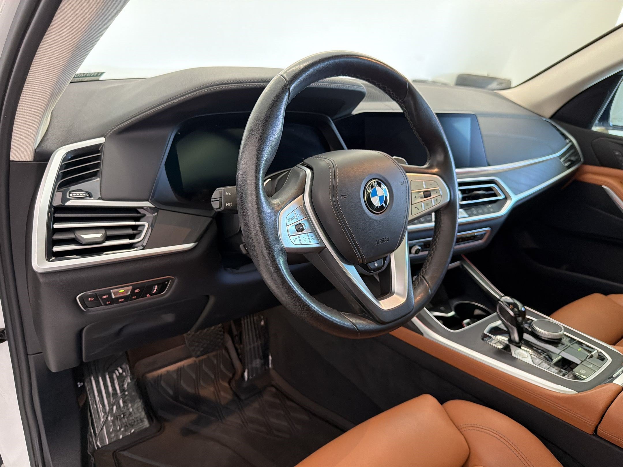 Used 2022 BMW X7 xDrive40i w/ Cold Weather Package AWD/4WD image 4