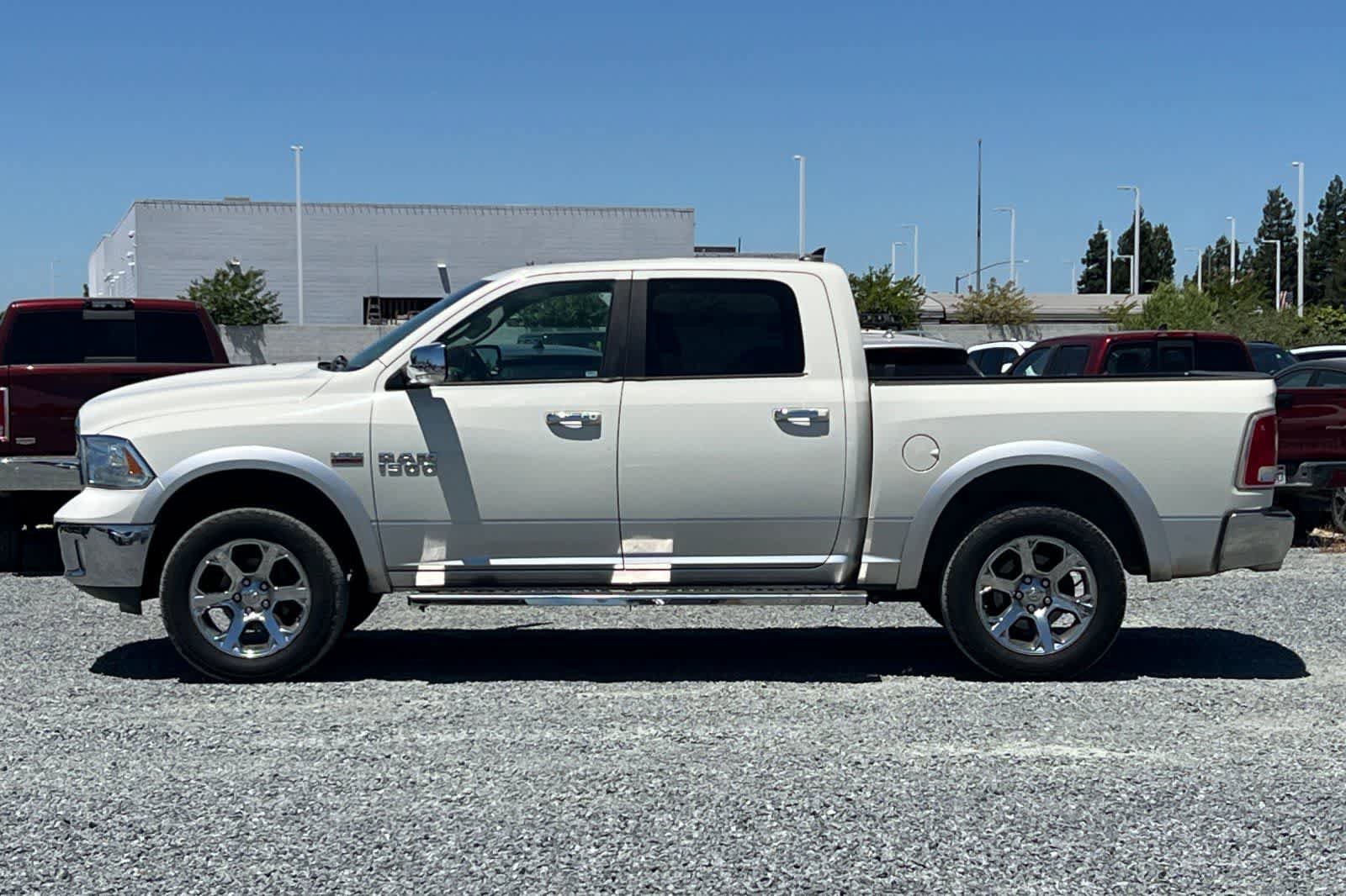 Used 2017 RAM 1500 Laramie w/ Convenience Group AWD/4WD image 6