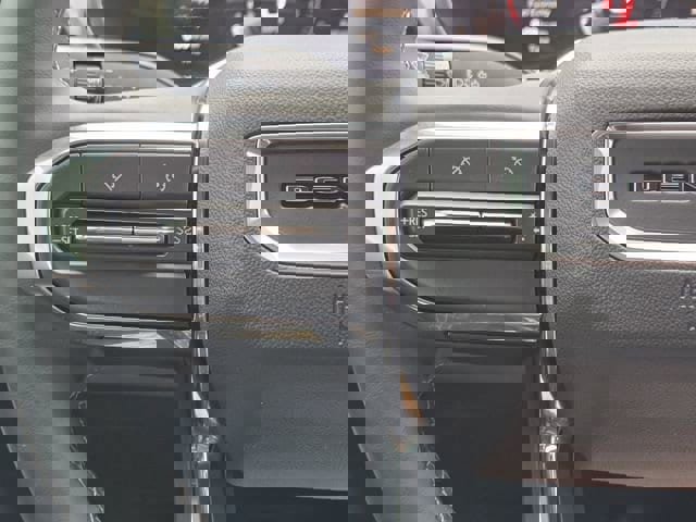 Used 2025 GMC Canyon Denali image 29