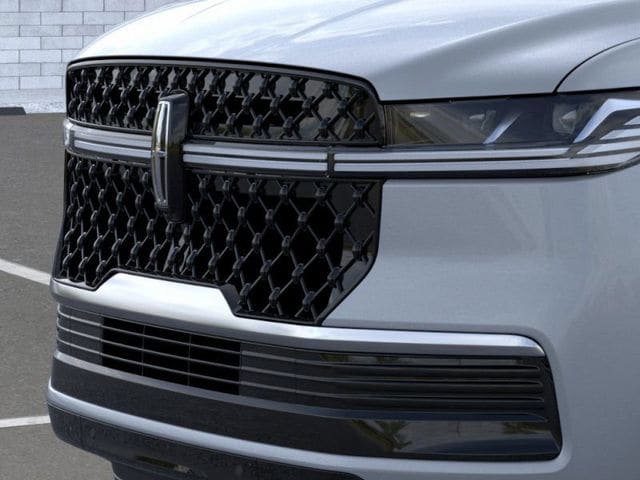 New 2026 Lincoln Navigator Reserve w/ Jet Appearance Package AWD/4WD image 14