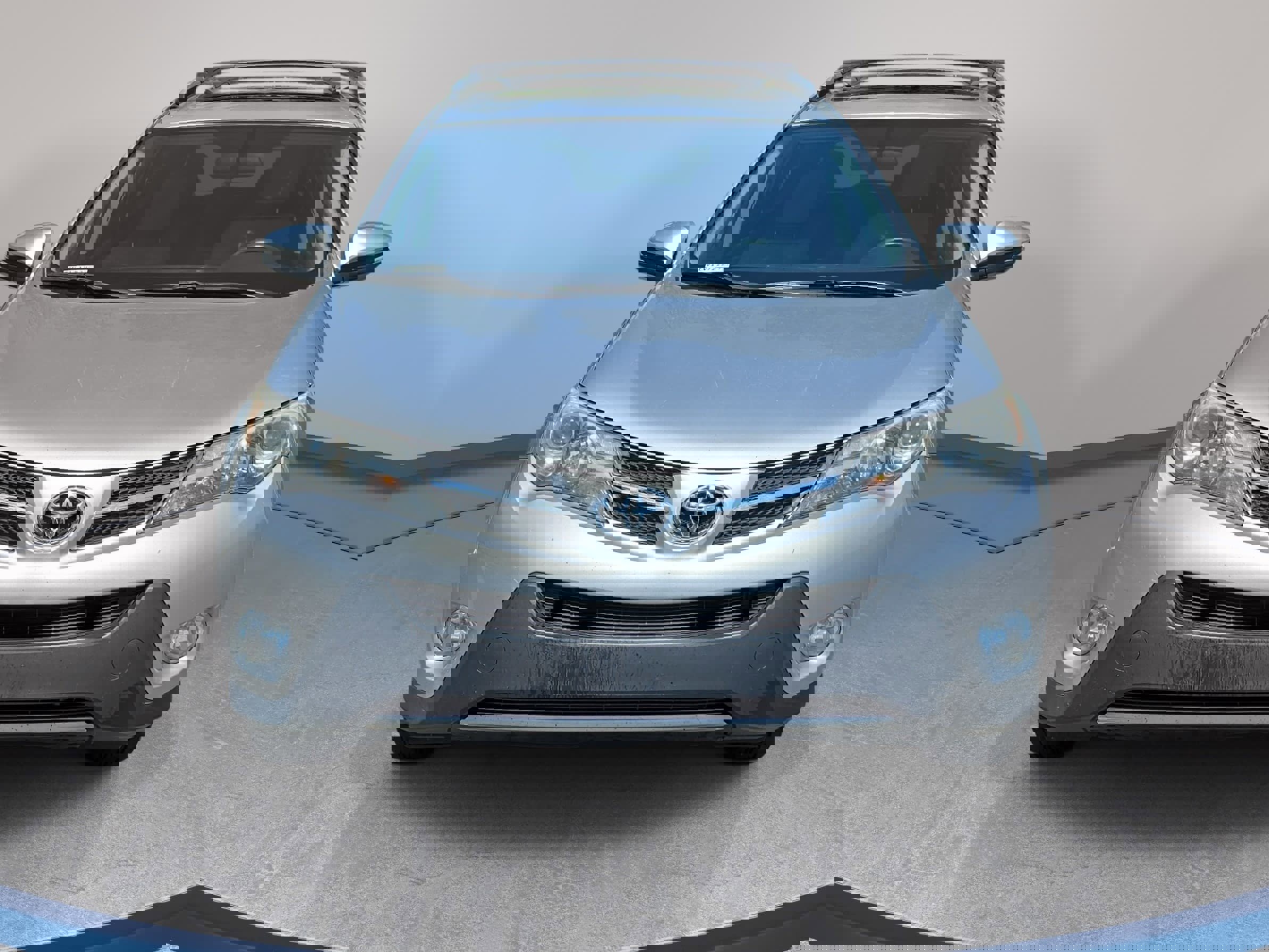 Used 2014 Toyota RAV4 XLE image 2