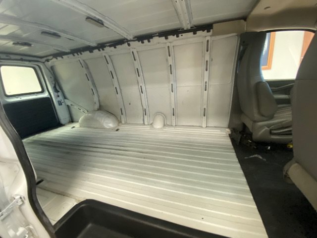 Used 2022 Chevrolet Express 3500 Extended w/ Driver Convenience Package RWD image 14