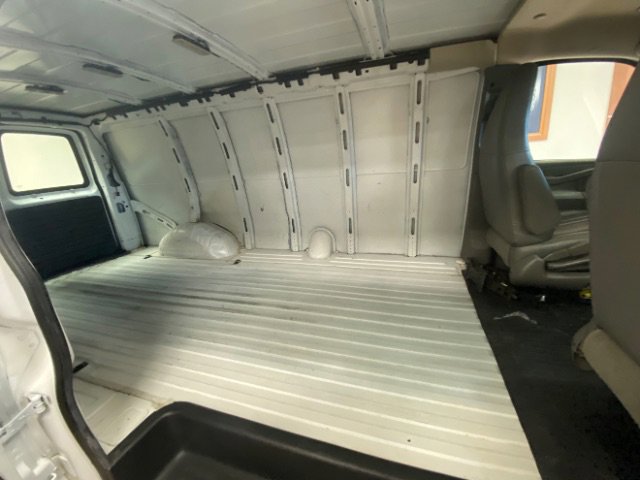 Used 2022 Chevrolet Express 3500 Extended w/ Driver Convenience Package RWD image 14