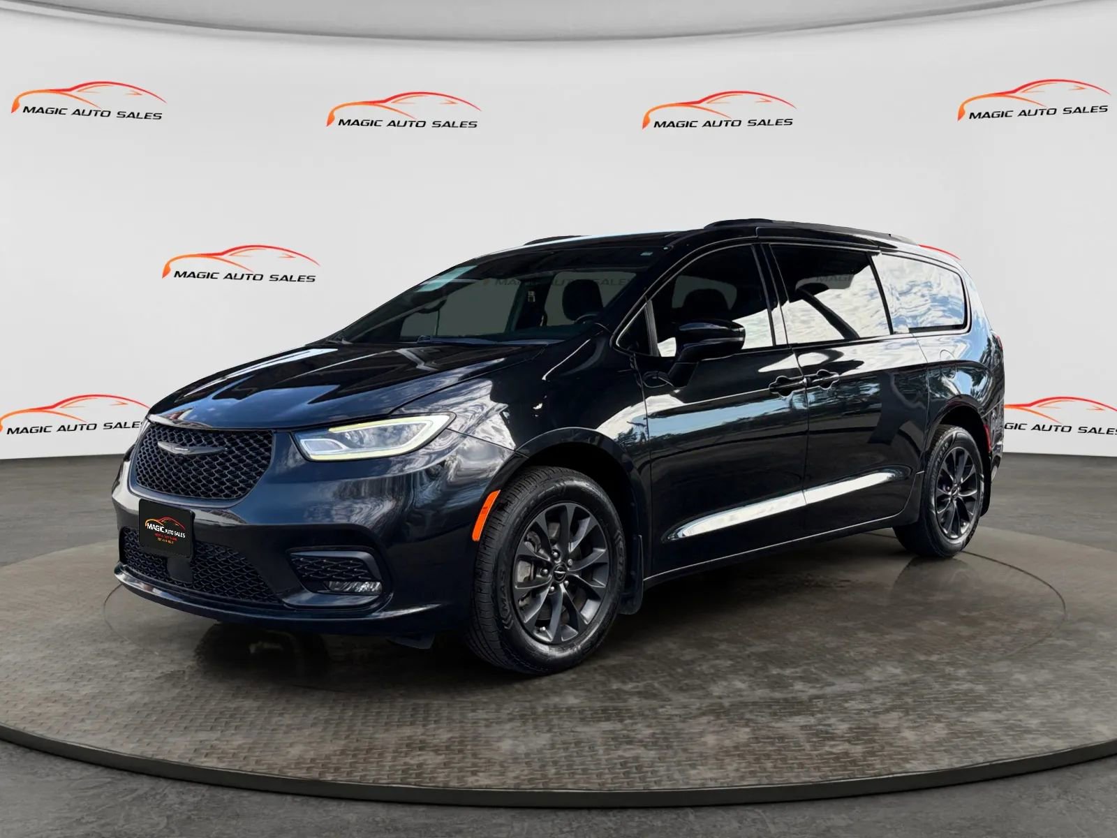 Used 2021 Chrysler Pacifica Touring w/ Cold Weather Group
