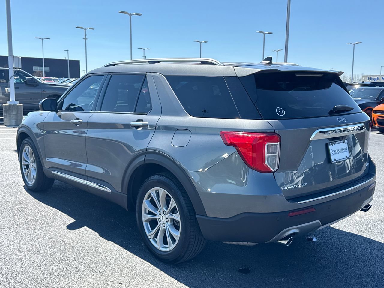 Used 2023 Ford Explorer Limited AWD/4WD image 5