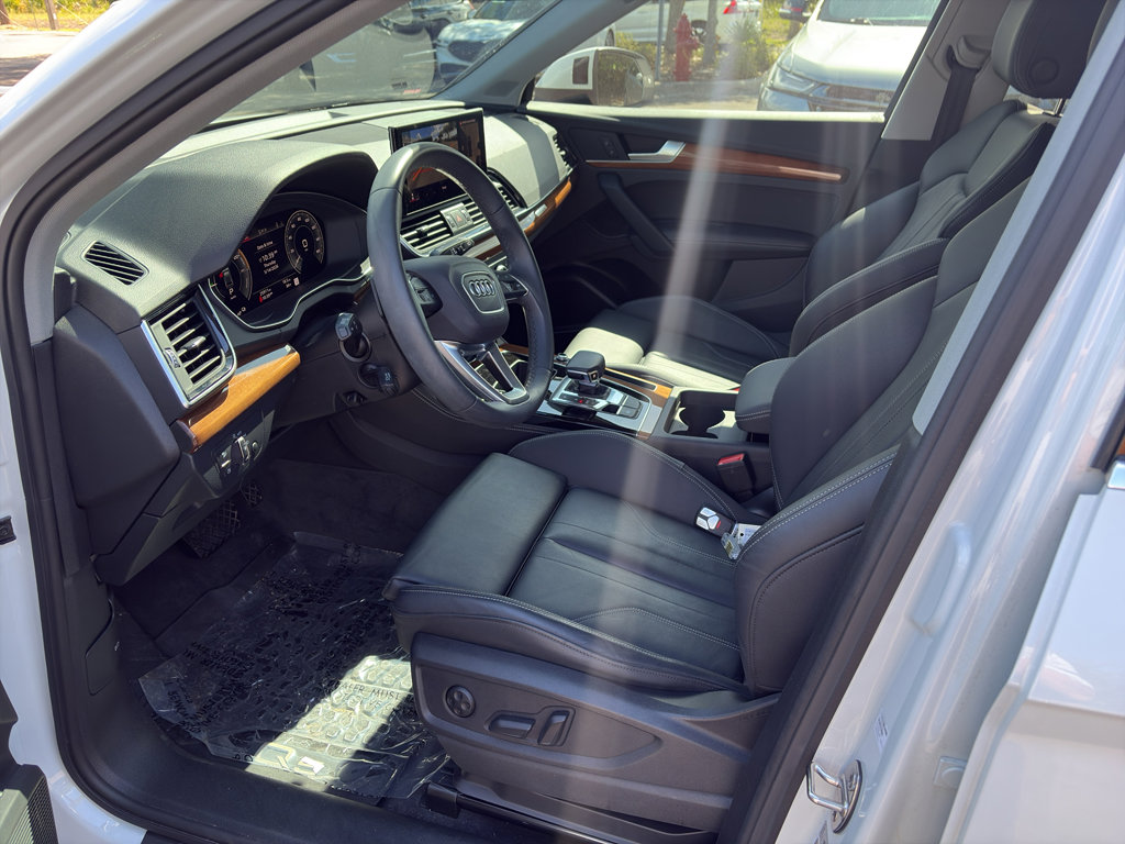 Used 2024 Audi Q5 e Premium Plus w/ Premium Plus Package AWD/4WD image 8