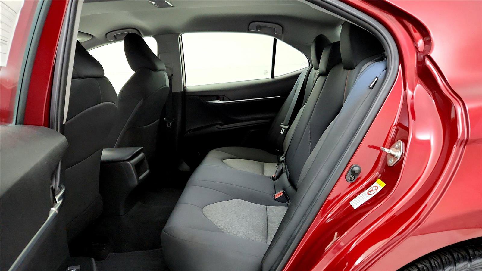 Used 2019 Toyota Camry LE w/ Carpet Mat Package image 21