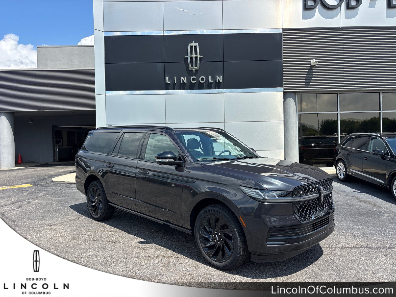 New 2027 Lincoln Navigator L Reserve w/ Jet Appearance Package