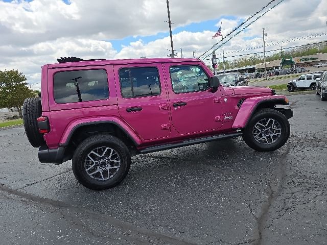 Used 2024 Jeep Wrangler Unlimited Sahara w/ Technology Group AWD/4WD image 10