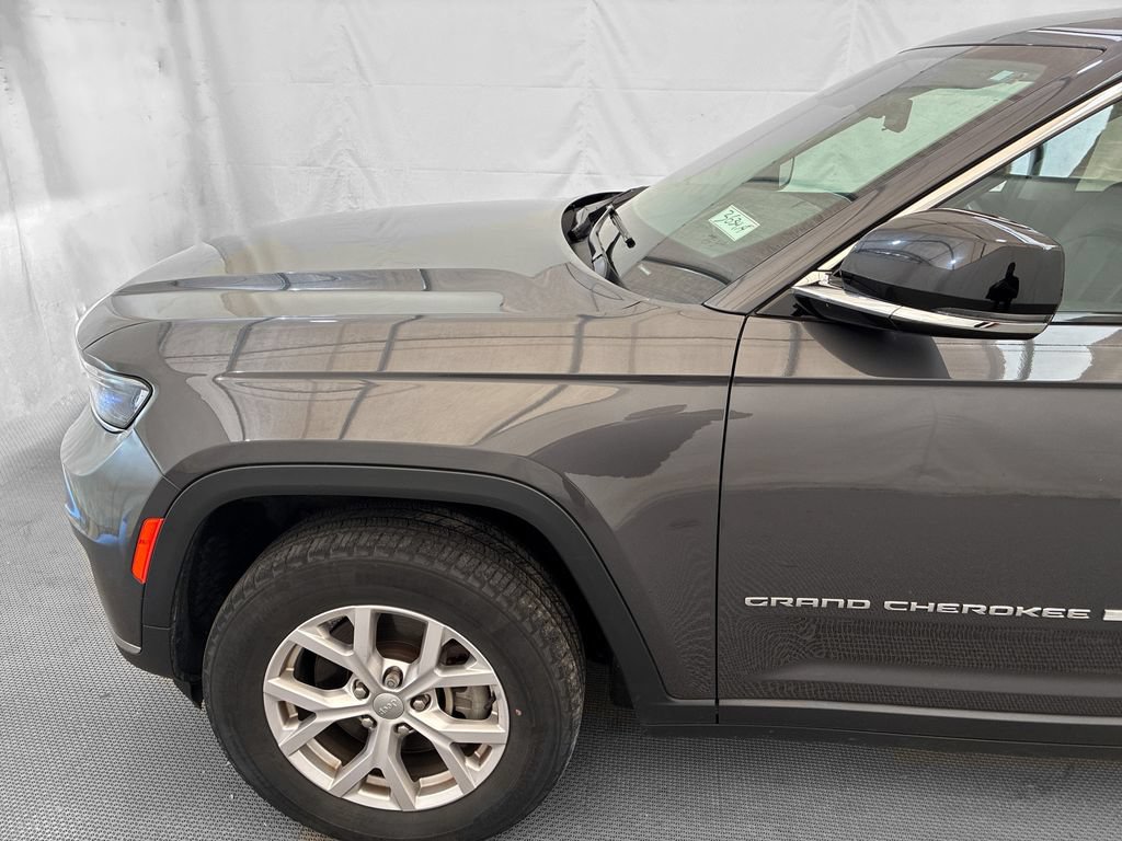 Used 2022 Jeep Grand Cherokee L Limited AWD/4WD image 3