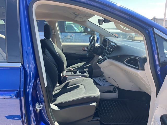 Used 2018 Chrysler Pacifica Touring Plus w/ Tire & Wheel Group image 18