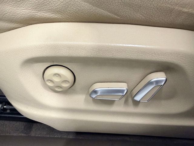 Used 2015 Audi Q5 2.0T Premium Plus w/ Technology Package AWD/4WD image 39