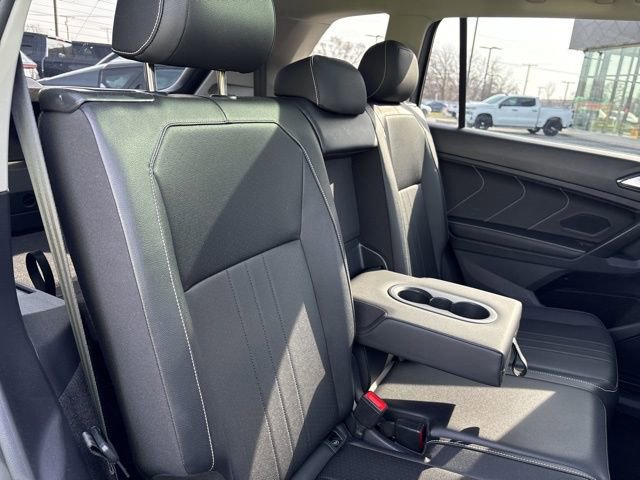 Used 2024 Volkswagen Tiguan SE image 27