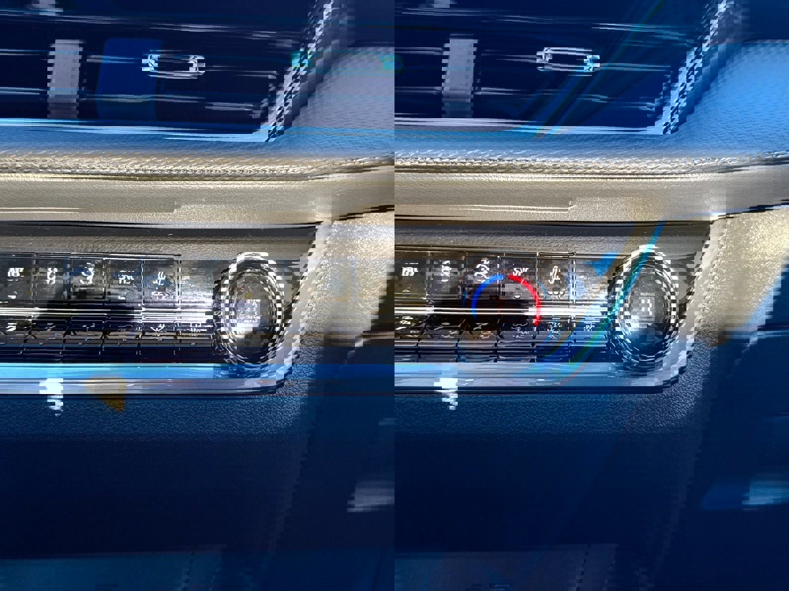 New 2026 Chevrolet Equinox LT w/ Convenience Package II image 31