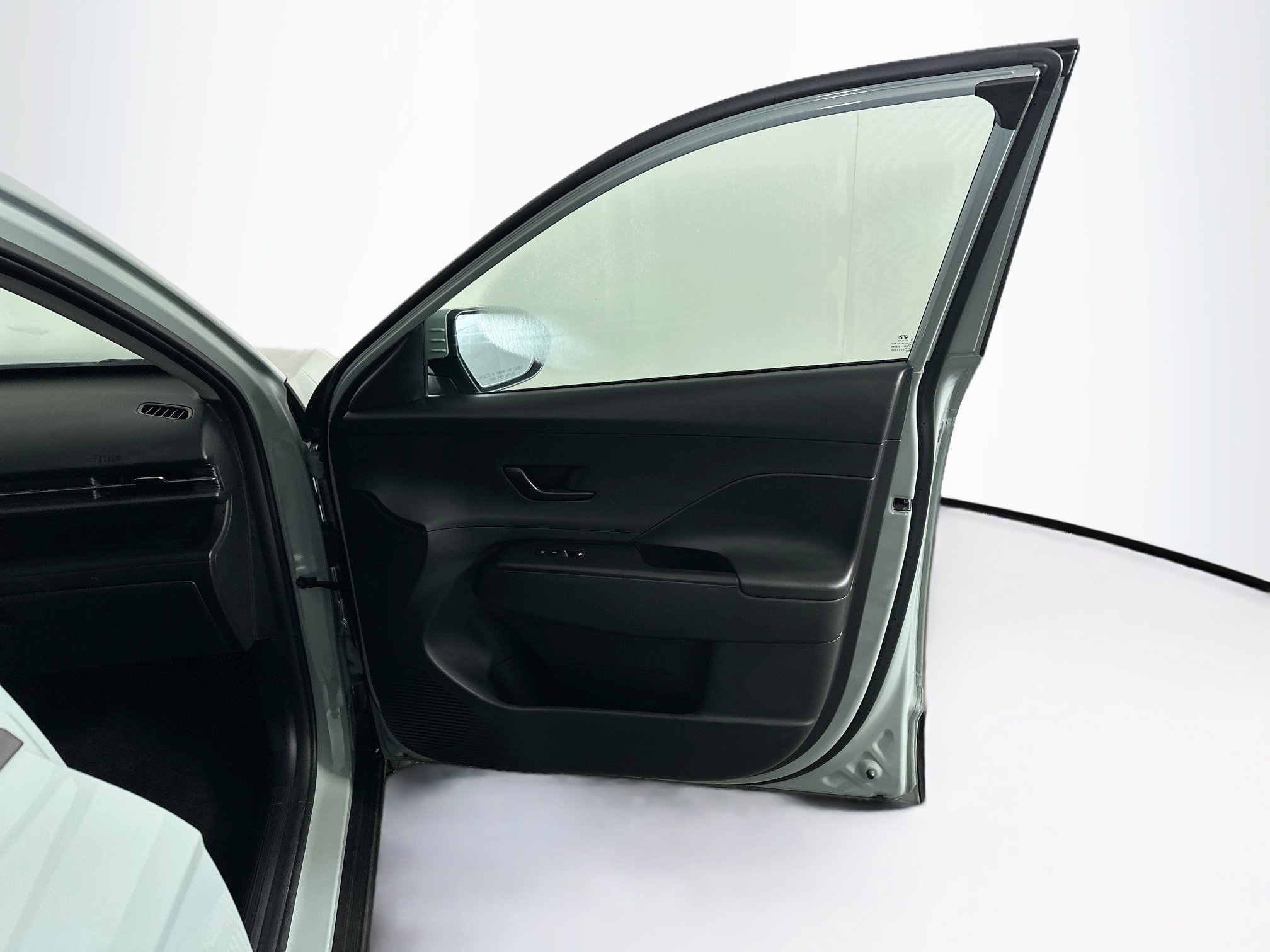 Used 2025 Hyundai Kona SEL FWD image 33