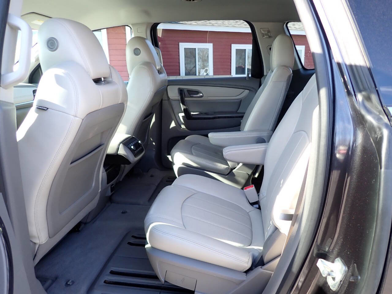 Used 2014 Chevrolet Traverse LTZ image 9