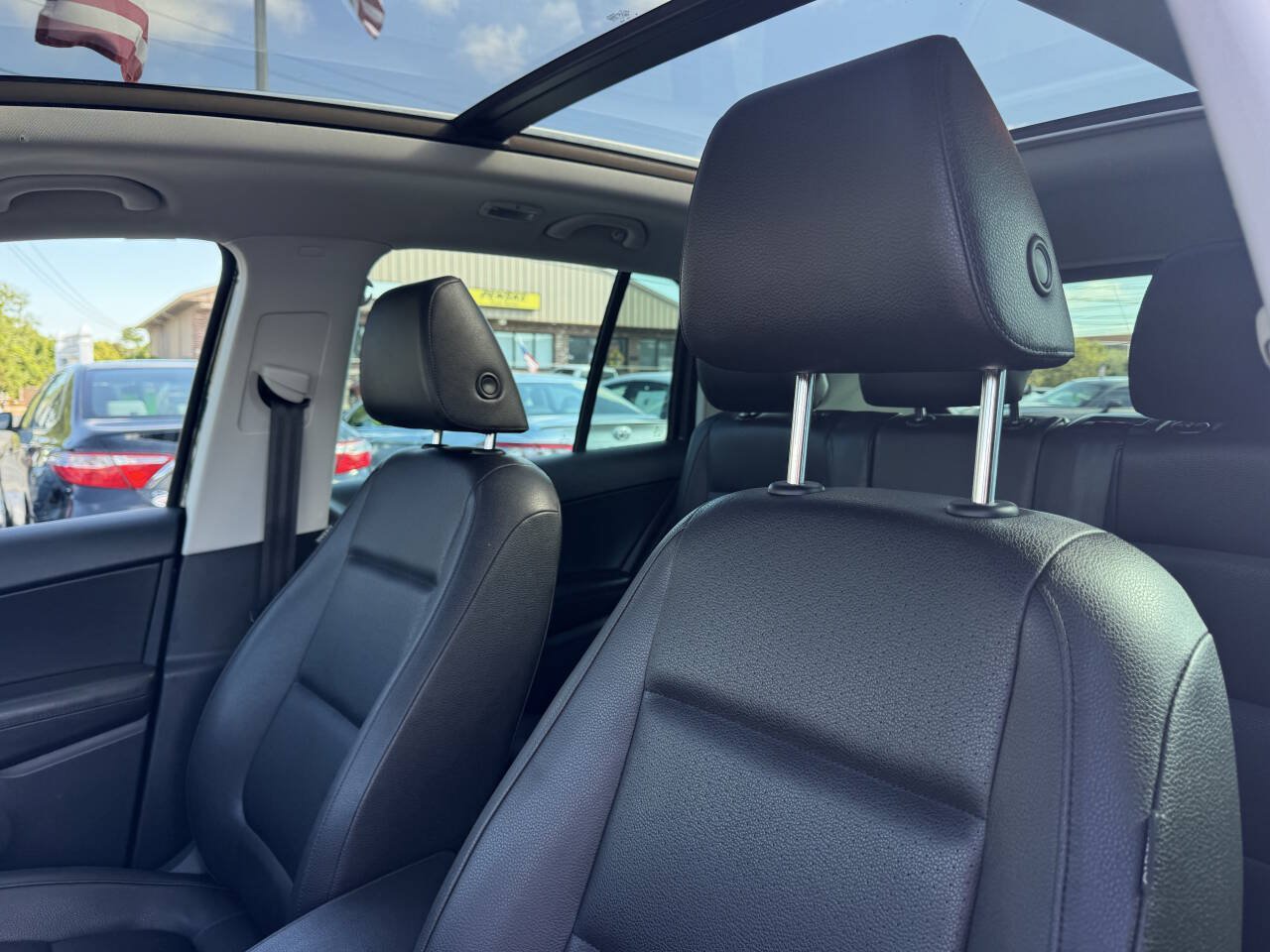 Used 2014 Volkswagen Tiguan SEL AWD/4WD image 14