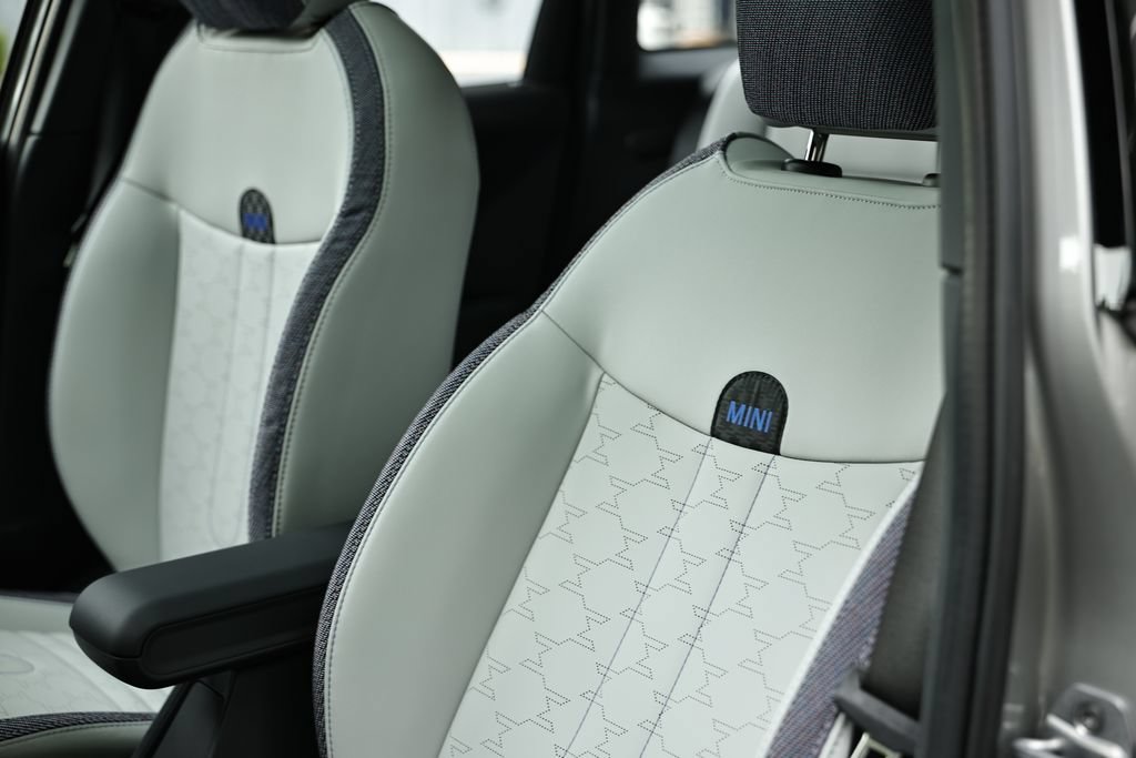 New 2026 MINI Cooper 4-Door Hardtop FWD image 20