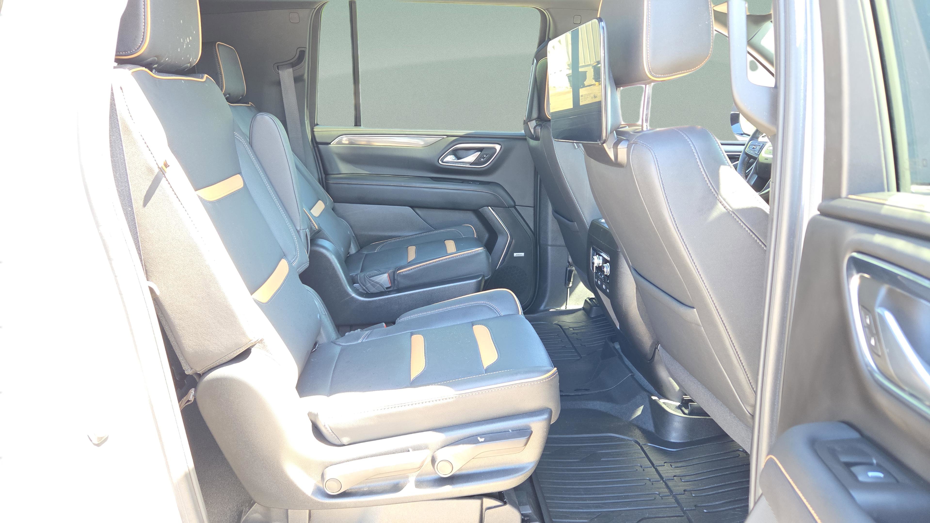 Used 2023 GMC Yukon XL AT4 w/ AT4 Premium Plus Package image 17