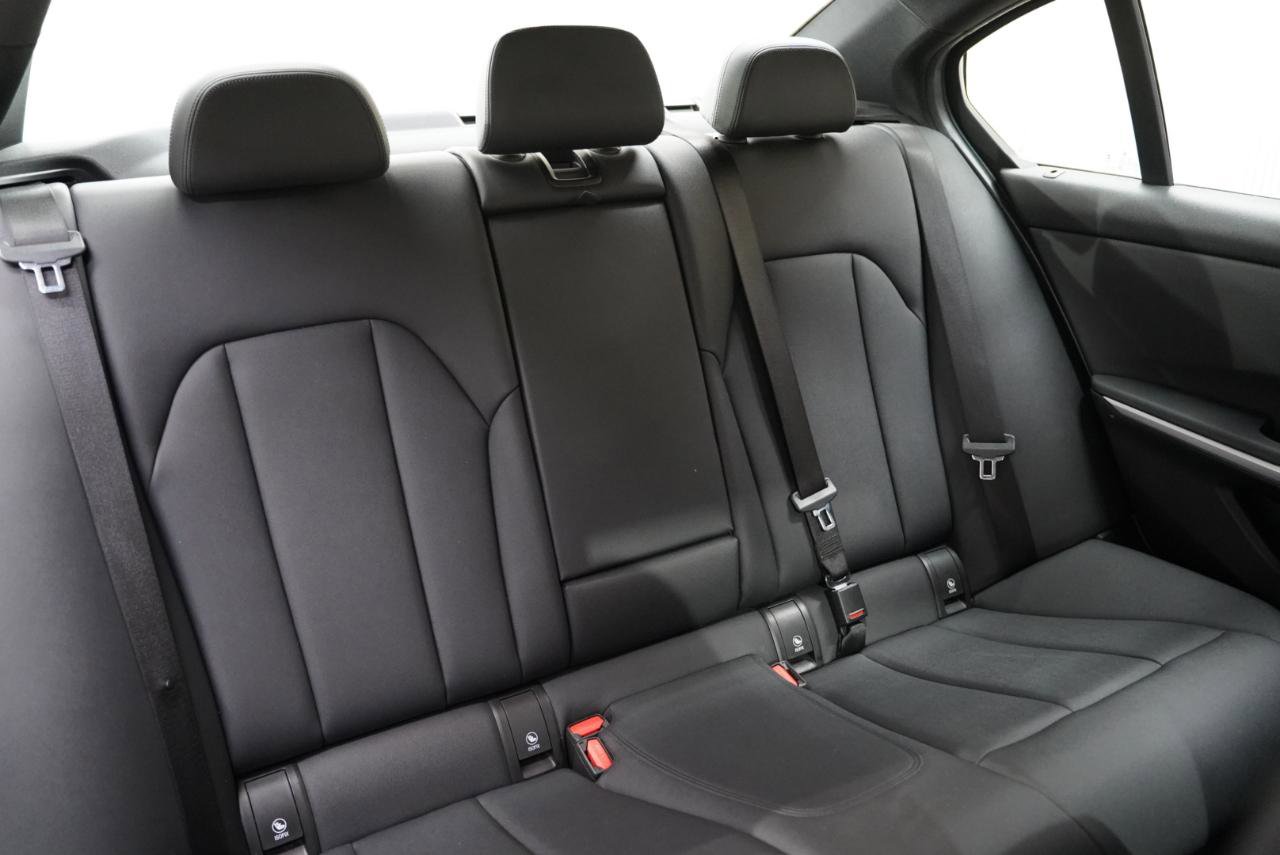 Used 2020 BMW 330i xDrive 330i xDrive Sedan North Americ w/ Convenience Package image 34