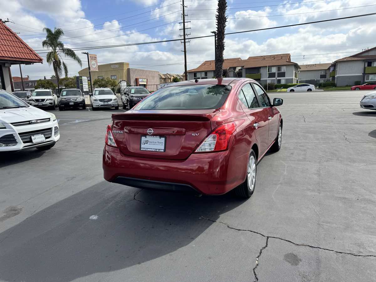 Used 2018 Nissan Versa SV FWD image 5