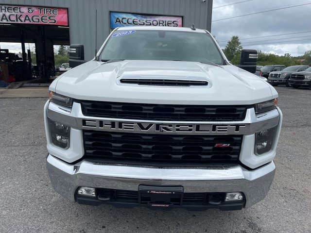 Used 2023 Chevrolet Silverado 2500 LT w/ Convenience Package image 2