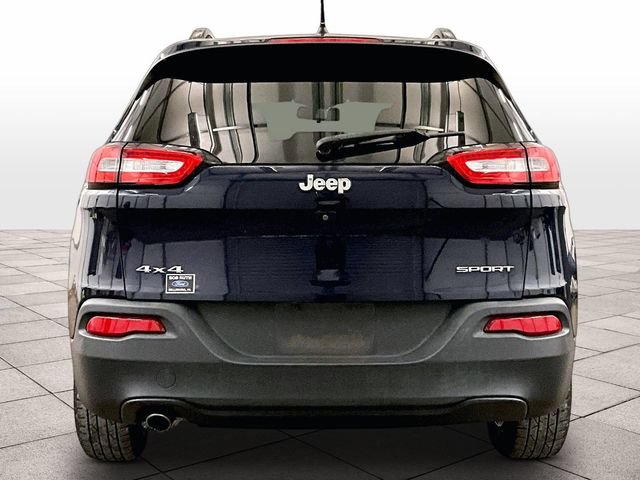 Used 2016 Jeep Cherokee Sport AWD/4WD image 4