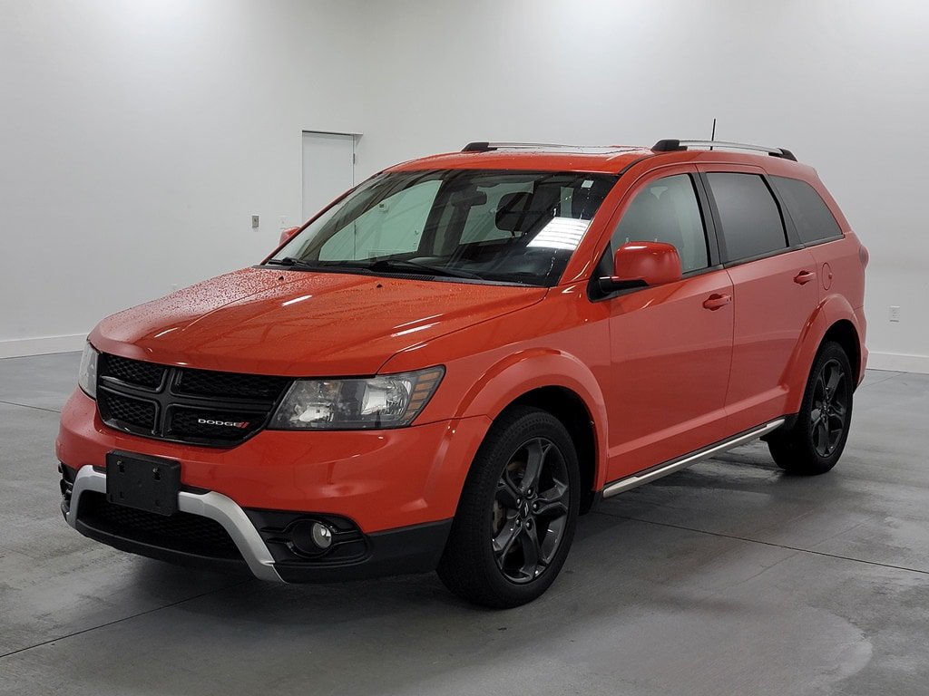 Used 2018 Dodge Journey Crossroad w/ Nav & Sun Group FWD image 4