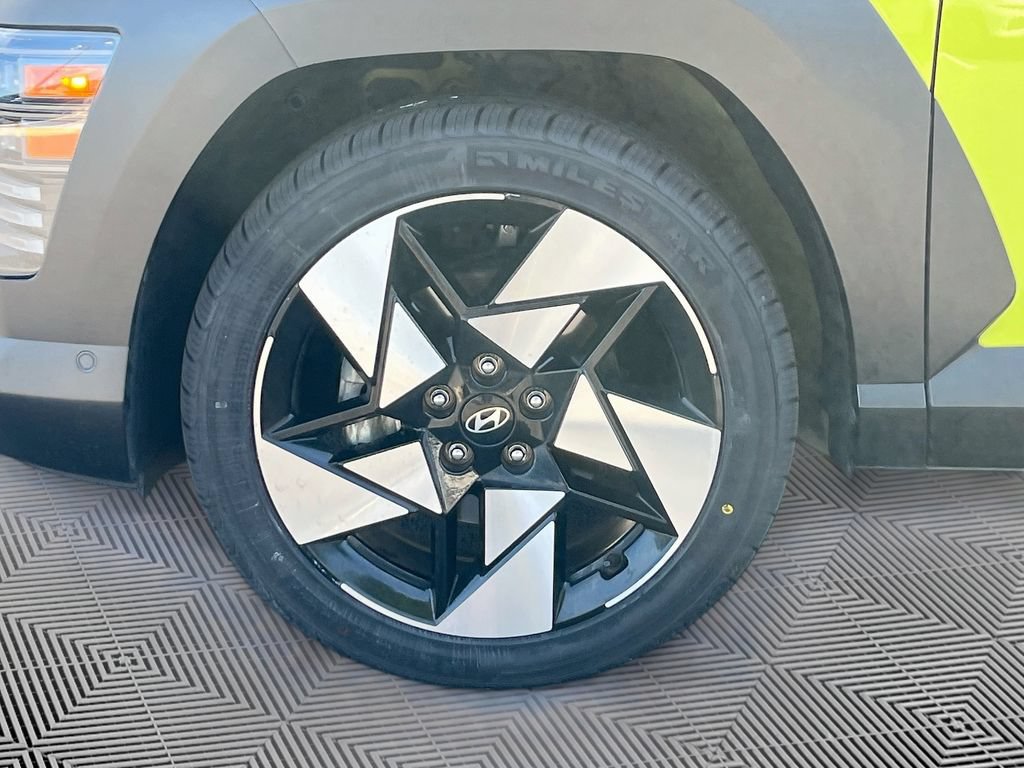 Used 2024 Hyundai Kona Limited FWD image 11
