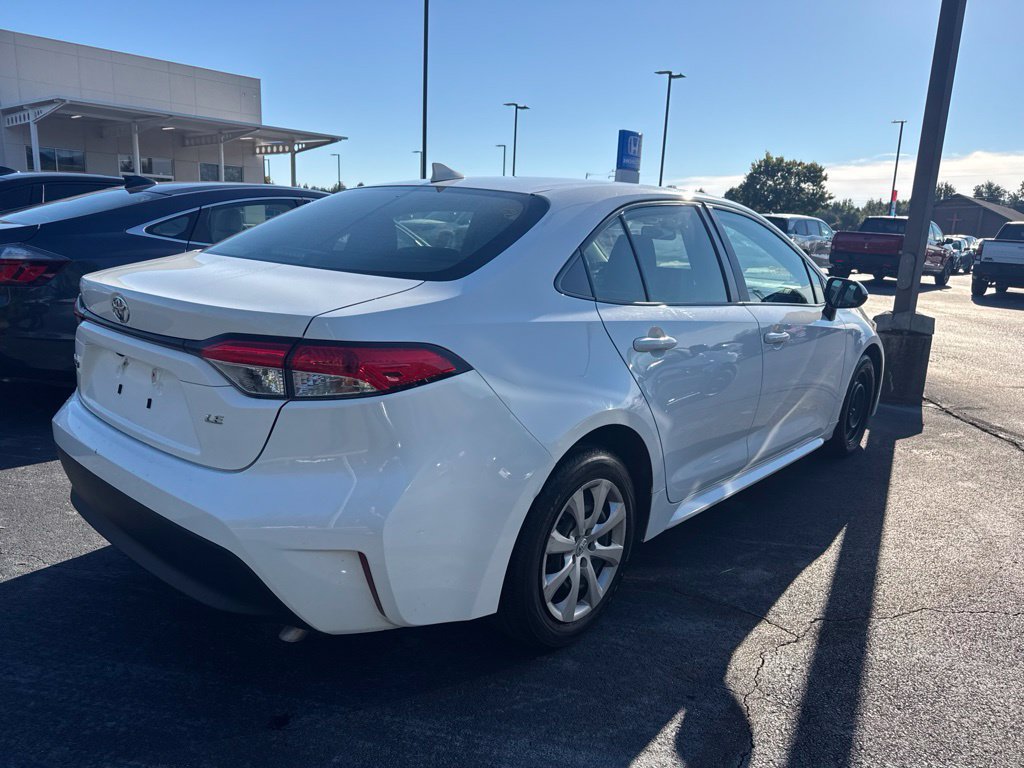 Used 2023 Toyota Corolla LE FWD image 3