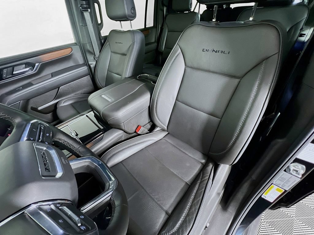Used 2025 GMC Yukon XL Denali AWD/4WD image 22