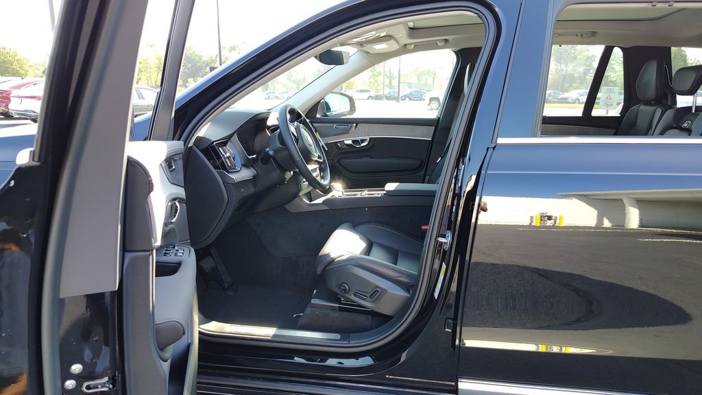 New 2026 Volvo XC90 B6 Ultra w/ Protection Package AWD/4WD image 7