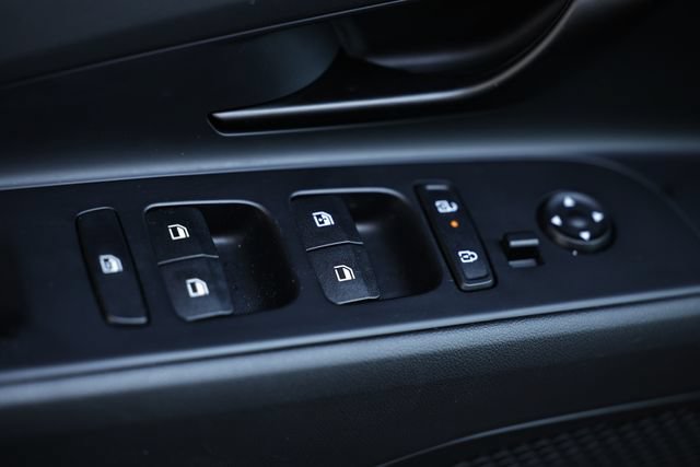 Certified 2025 Hyundai Elantra Sport FWD image 15