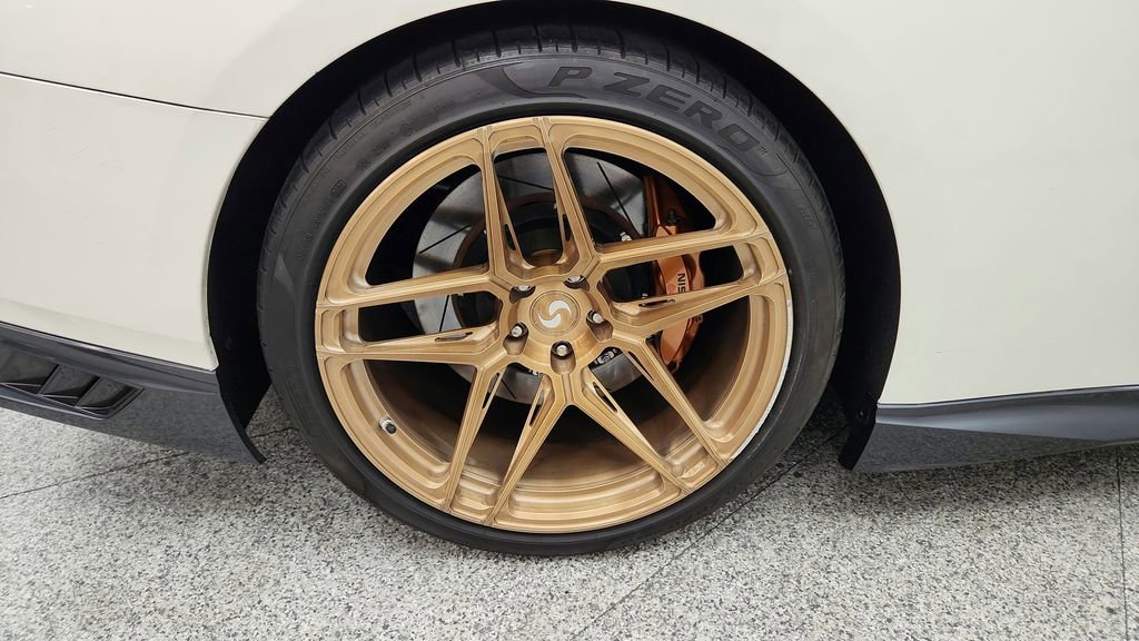 Used 2018 Nissan GT-R Premium image 12