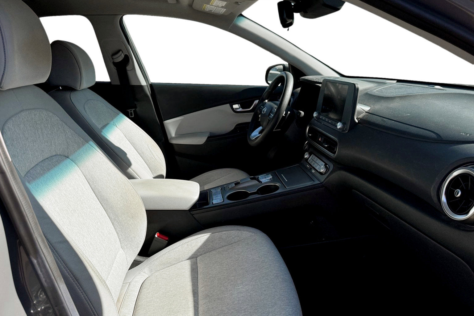 Used 2023 Hyundai Kona SE w/ Cargo Package image 17