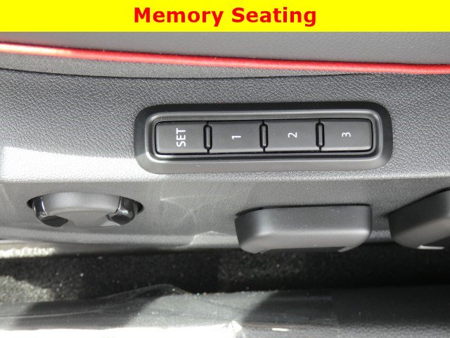 New 2025 Volkswagen GTI SE FWD image 22