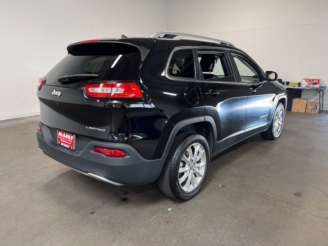 Used 2017 Jeep Cherokee Limited FWD image 3