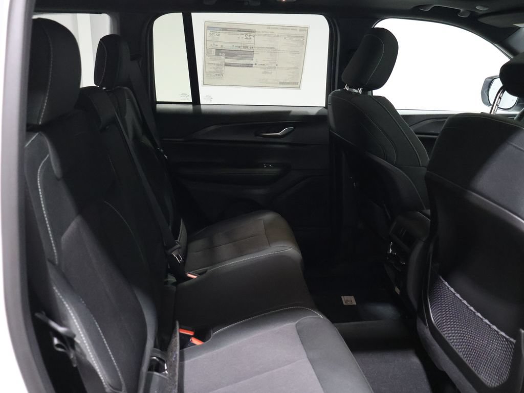 New 2026 Jeep Grand Cherokee Laredo X AWD/4WD image 12