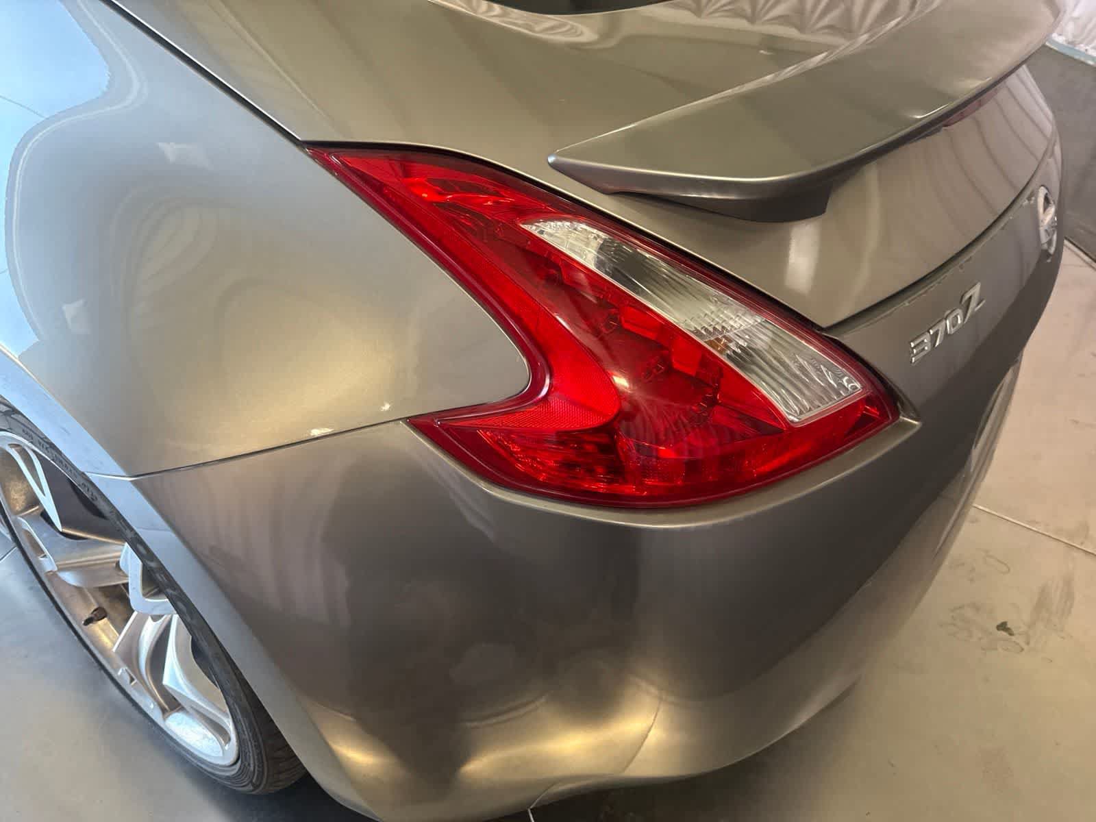 Used 2009 Nissan 370Z Coupe w/ Sport Pkg RWD image 11