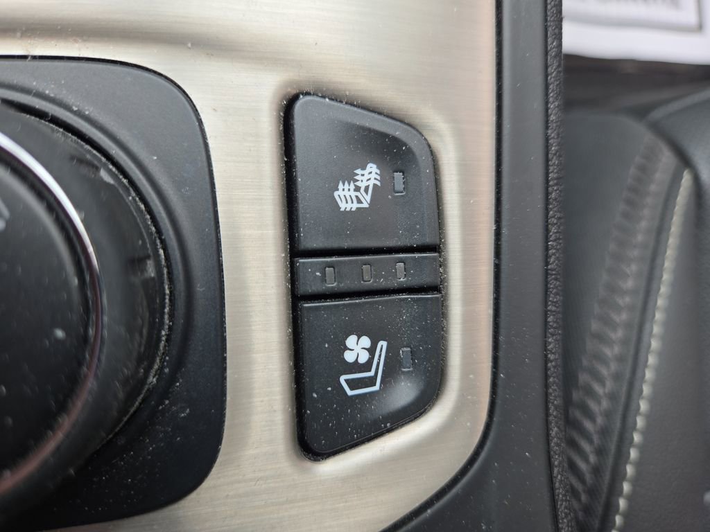 Used 2023 GMC Terrain Denali w/ Denali Premium Package image 27