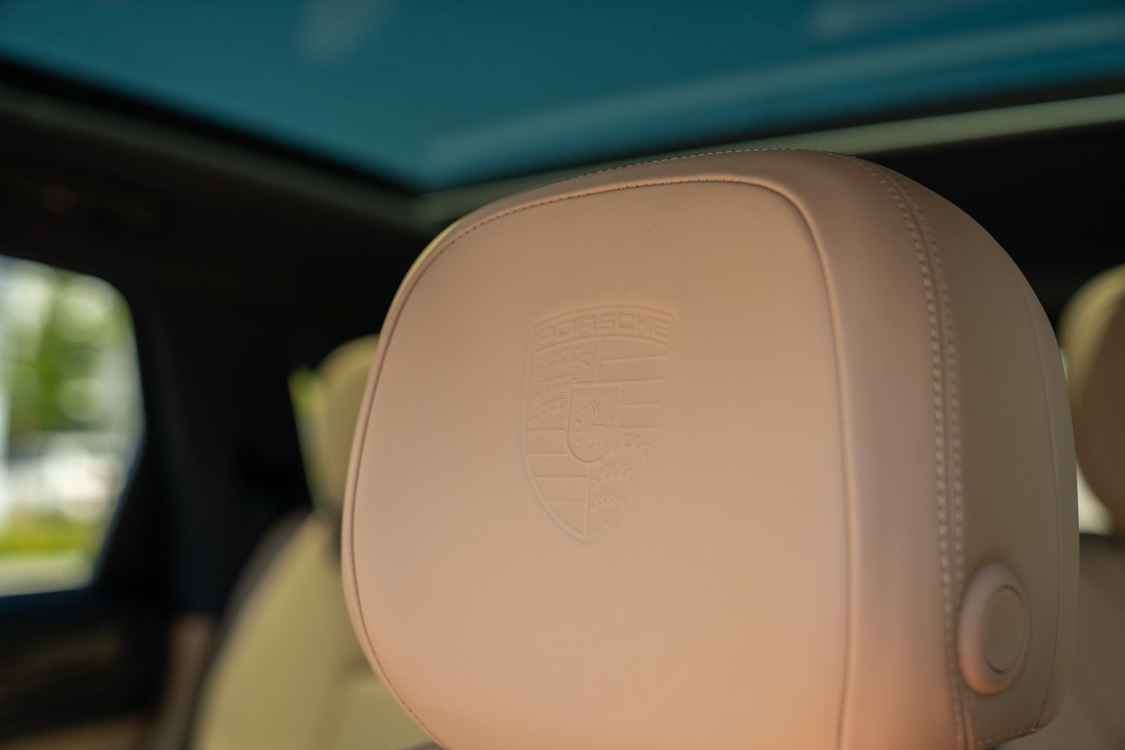 Certified 2022 Porsche Cayenne AWD/4WD image 12