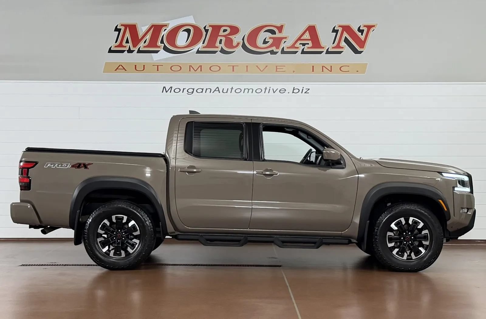 Used 2024 Nissan Frontier PRO-4X w/ Pro Convenience Package AWD/4WD image 2