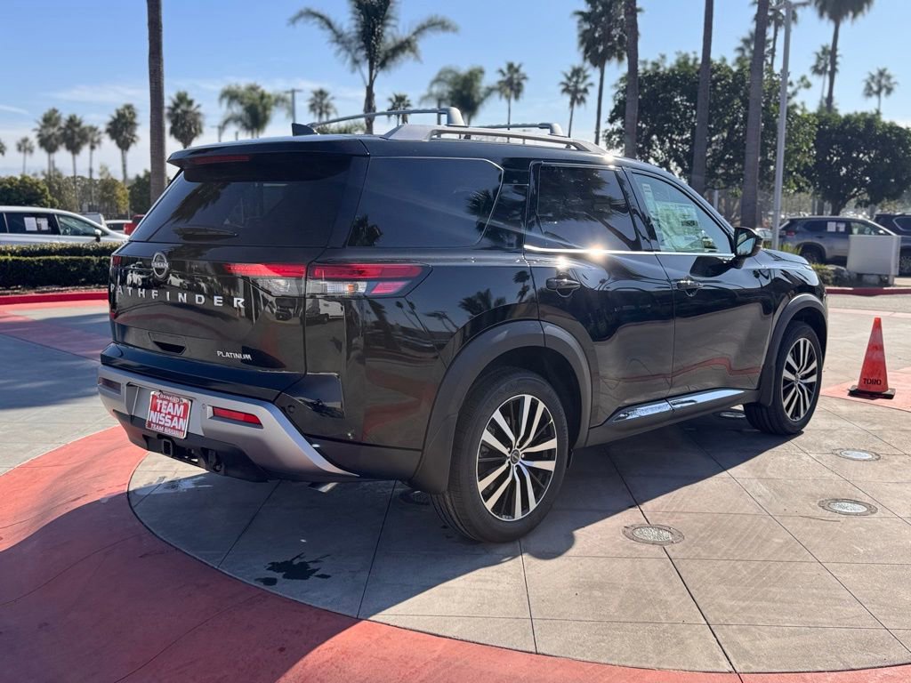 New 2025 Nissan Pathfinder Platinum image 7