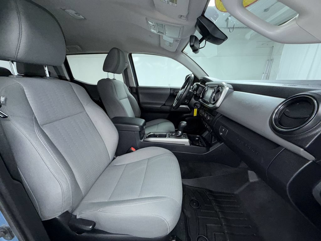 Used 2019 Toyota Tacoma SR5 AWD/4WD image 7