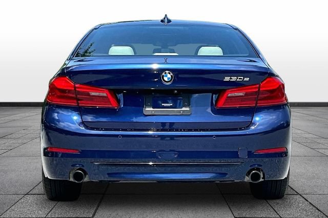 Used 2018 BMW 530e xDrive w/ Premium Package 2 AWD/4WD image 8